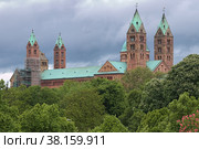 Шпайер, Германия. Шпайерский собор, самая крупная по размерам сохранившаяся церковь в романском стиле (2013 год). Стоковое фото, фотограф Михаил Марковский / Фотобанк Лори