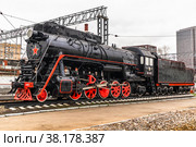 Паровоз-памятник ЛВ-0192 на Белорусском вокзале в Москве (2018 год). Редакционное фото, фотограф Владимир Сергеев / Фотобанк Лори