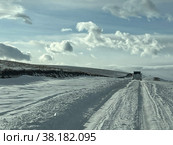 Красивый горный пейзаж с дорогой среди холмов и скал. Стоковое фото, фотограф Ярославский Максим / Фотобанк Лори