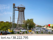 Башня Шухова (Bukhara Tower) в городском пейзаже. Бухара, Узбекистан (2022 год). Редакционное фото, фотограф Анна Карасева / Фотобанк Лори