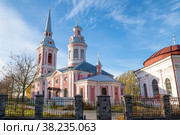 Вид на собор Благовещения Пресвятой Богородицы солнечным октябрьским днем. Шлиссельбург, Ленинградская область (2022 год). Стоковое фото, фотограф Виктор Карасев / Фотобанк Лори
