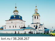 Россия, Сибирь, Тюменьская область, Абалакский Свято-Знаменский монастырь, Православный мужской монастырь Русской православной церкви в Тобольской и Тюменской епархии. Расположен в селе Абалак на правом берегу Иртыша в 20 км от Тобольска (2018 год). Стоковое фото, фотограф Александр Циликин / Фотобанк Лори