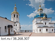 Россия, Уральский федеральный округ, Сибирь, Тюменьская область, Абалакский Свято-Знаменский монастырь, Православный мужской монастырь Русской православной церкви в Тобольской , Тюменской епархии. Расположен в селе Абалак на правом берегу Иртыша в 20 км от Тобольска (2018 год). Стоковое фото, фотограф Александр Циликин / Фотобанк Лори