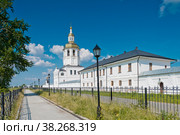Россия, Уральский федеральный округ, Сибирь, Тюменьская область, Абалакский Свято-Знаменский монастырь, Православный мужской монастырь Русской православной церкви . Расположен в селе Абалак на правом берегу Иртыша в 20 км от Тобольска (2018 год). Стоковое фото, фотограф Александр Циликин / Фотобанк Лори