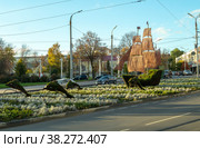 Топиарная фигура "Фрегат". Город Орёл (2022 год). Редакционное фото, фотограф Владимир Макеев / Фотобанк Лори