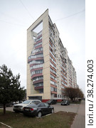 Муралы на белом небе в микрорайоне Железнодорожный, город Балашиха (2022 год). Редакционное фото, фотограф Дмитрий Неумоин / Фотобанк Лори