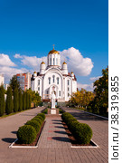 Voronezh, Russia, October 3, 2022: The Church of Blessed Xenia of St. Petersburg in autumn. Редакционное фото, фотограф Катерина Белякина / Фотобанк Лори
