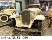 Retro car the Cadillac v16 in the Vadim Zadorozhny Museum of Technology (2020 год). Редакционное фото, фотограф Наталья Волкова / Фотобанк Лори