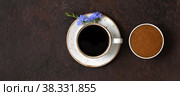 Chicory coffee drink and chicory powder on brown background. Coffee substitute. Healthy beverage. Copy space, top view, flat lay. Стоковое фото, фотограф Марина Багрова / Фотобанк Лори