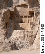 Гробница Артаксеркса I в Накше-Ростам (Иран) (2022 год). Редакционное фото, фотограф Максим Гулячик / Фотобанк Лори