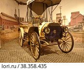 Автомобиль "International Harvester Model AW", 1909 г., механическая, 4-ступенчатая, мощность 20 л.с., США. Музей автомобильной техники. Верхняя Пышма, Россия, 12.09.2020. Редакционное фото, фотограф Сергей Елизарьев / Фотобанк Лори