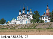 Великий Устюг. Кафедральный собор Прокопия Устюжского и другие храмы на Соборном дворище на берегу реки Сухоны (2010 год). Стоковое фото, фотограф Михаил Марковский / Фотобанк Лори