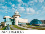 YAROSLAVL, RUSSIA - AUGUST 4, 2018: Planetarium building in the city of Yaroslavl in the early morning on a sunny day. Редакционное фото, фотограф Оксана Медведева / Фотобанк Лори