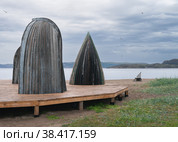 Boats on the seashore.  an art object. Teriberka, Russia (2022 год). Стоковое фото, фотограф Наталия Бушкевич / Фотобанк Лори