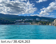 Вид на детский лагерь "Артек" с моря, Гурзуф, Крым (2022 год). Стоковое фото, фотограф Мария Кылосова / Фотобанк Лори
