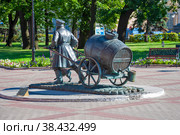 Водовоз. Скульптура перед музеем «Мир воды Санкт-Петербурга» (2010 год). Редакционное фото, фотограф Александр Щепин / Фотобанк Лори