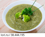 Broccoli cream soup. Стоковое фото, фотограф Яков Филимонов / Фотобанк Лори