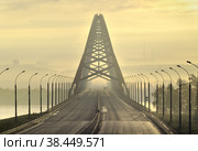Bugrinskij bridge road at sunrise. Стоковое фото, фотограф ArhSib / Фотобанк Лори