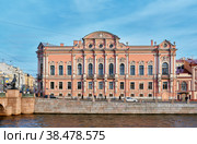Beloselsky-Belozersky Palace or Sergievsky Palace, as seen from the Fontanka River, built in 1847-1848, an object of cultural heritage: St. Petersburg, Russia - October 08, 2022. Редакционное фото, фотограф Алексей Голованов / Фотобанк Лори