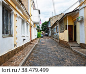 Улица старого города. Город Евпатория (2022 год). Редакционное фото, фотограф Макаров Алексей / Фотобанк Лори