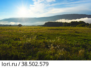 Пейзаж с зеленым лугом в горах, Республика Адыгея, Россия. Стоковое фото, фотограф Садовский Анатолий / Фотобанк Лори