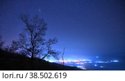Ночное небо над маленьким городком. Стоковое фото, фотограф Садовский Анатолий / Фотобанк Лори