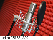 Россия. Санкт-Петербург. Техническое оборудование в студии звукозаписи. Стоковое фото, фотограф Алексей Смышляев / Фотобанк Лори