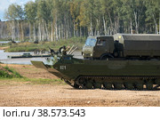 Россия. Москва. Международный форум Армия. Демонстрация военной техники. ПТС-2 — плавающий транспортер. Russia. Moscow. International Forum Army. Demonstration of military equipment. PTS-2 is a floating conveyor. (2016 год). Редакционное фото, фотограф Алексей Смышляев / Фотобанк Лори
