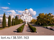 Voronezh, Russia, October 3, 2022: The Church of Blessed Xenia of St. Petersburg in autumn. Редакционное фото, фотограф Катерина Белякина / Фотобанк Лори