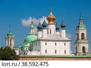 Travel to Russia. Spaso-Yakovlevsky Monastery on a cloudy day. Russia, Rostov Veliky, Yaroslavl region, golden ring. (2018 год). Стоковое фото, фотограф Photojuli / Фотобанк Лори