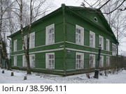 Россия. Старая Русса. Здание дома-музей писателя Федора Достоевского. Russia. Staraya Russa. The building of the house is a museum of the writer Fyodor Dostoevsky. (2015 год). Редакционное фото, фотограф Алексей Смышляев / Фотобанк Лори