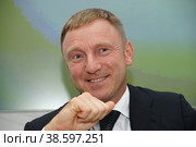 Russia. St. Petersburg. The 17th St. Petersburg International Economic Forum (SPIEF 2013). Minister of Education and Science of the Russian Federation Dmitry Livanov. Россия. Санкт-Петербург. 17-й Петербургский международный экономический форум (ПМЭФ 2013). Министр образования и науки РФ Дмитрий Ливанов. Редакционное фото, фотограф Алексей Смышляев / Фотобанк Лори