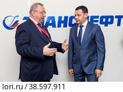 Россия. Санкт-Петербург. Председатель правления и президент ПАО Транснефть Николай Токарев и губернатор Ярославской области Дмитрий Миронов. Russia. Saint-Petersburg. Nikolay Tokarev, Chairman of the Management Board and President of Transneft, and Dmitry Mironov, Governor of the Yaroslavl Region. (2021 год). Редакционное фото, фотограф Алексей Смышляев / Фотобанк Лори
