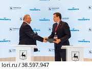 Россия. Санкт-Петербург. Председатель правления и президент ПАО Транснефть Николай Токарев и губернатор Нижегородской области Глеб Никитин. Russia. Saint-Petersburg. Nikolay Tokarev, Chairman of the Management Board and President of Transneft, and Gleb Nikitin, Governor of the Nizhny Novgorod Region. (2021 год). Редакционное фото, фотограф Алексей Смышляев / Фотобанк Лори