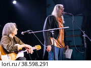 Россия. Санкт-Петербург. Фестиваль Тропы АнТропа в клубе Время N. Музыкальный продюсер Андрей Тропилло на концерте в честь дня рождения Андрея Тропилло. Russia. Saint-Petersburg. AnTropa Trail Festival at the Time N Club. Music producer Andrey Tropillo at a concert in honor of the birthday of Andrei Tropillo. (2021 год). Редакционное фото, фотограф Алексей Смышляев / Фотобанк Лори