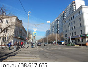 9-ая Парковая улица в месте пересечения с Измайловским бульваром. Район Измайлово. Город Москва (2022 год). Редакционное фото, фотограф lana1501 / Фотобанк Лори