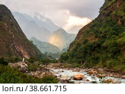 Himalayan landscape. Gorge of Kali Gandaki river near Tatopani village. Himalayas, Nepal (2012 год). Стоковое фото, фотограф Юлия Бабкина / Фотобанк Лори