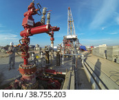 Кустовое бурение на месторождении нефти в Южном Ираке (2013 год). Редакционное фото, фотограф Vadim Ilin / Фотобанк Лори