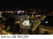 Нижний Новгород ночью. Собор Архангела Михаила. Вид с воздуха. Nizhny Novgorod at night. Cathedral of the Archangel Michael. Aerial view. (2022 год). Редакционное фото, фотограф Евгений Романов / Фотобанк Лори