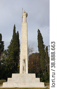 Statue of Minerva (Athens). Афина (Минерва) Парфенос. Парк Марсово поле, или Педион-ту-Ареос. Pedion tou Areos Park (Field of Mars). Афины. Аттика. Греция (2023 год). Редакционное фото, фотограф lana1501 / Фотобанк Лори