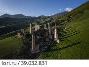 Ancient towers of the Dzheyrakh gorge in summer. Стоковое фото, фотограф Анна Костенко / Фотобанк Лори