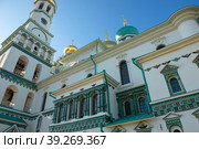 Восстановленный изразцовый декор собора Воскресения Христова в Воскресенском Новоиерусалимском монастыре в городе Истра Московской области (2019 год). Редакционное фото, фотограф Pukhov K / Фотобанк Лори