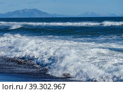 Seascape with a view of a storm on the Pacific Ocean. Стоковое фото, фотограф Виктория Кольцова / Фотобанк Лори