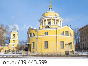 Старинная церковь Благовещения Пресвятой Богородицы (1809г.) в Старой деревне февральским солнечным днем. Санкт-Петербург (2023 год). Редакционное фото, фотограф Виктор Карасев / Фотобанк Лори