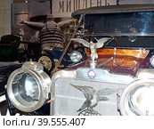 Автомобиль "American Underslung Mod. 22B Scout Roadster", 1912 г., 30 л.с., США. Автомобили отличались уникальным дизайном с размещением осей над рамой. Музей автомобильной техники. Верхняя Пышма, Россия, сентябрь 2020. Редакционное фото, фотограф Сергей Елизарьев / Фотобанк Лори