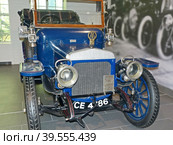 Автомобиль "Daimler 30 HP Poppet Valve", 1908 г., универсал (фаэтон), 4-цилиндровый, 3-ступенчатый, Великобритания. Этот экспонат один из двух сохранившихся. Музей автомобильной техники. Верхняя Пышма, Россия, сентябрь 2020. Редакционное фото, фотограф Сергей Елизарьев / Фотобанк Лори