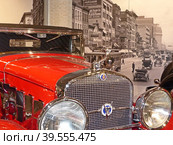 Автомобиль "Cadillac 452 V16 Convertible Coupe by Fleetwood", 1930 г., 16-цилиндровый, 175 л.с., США. Это был первый в мире серийный автомобиль с двигателем V16. Музей автомобильной техники. Верхняя Пышма, Россия, 2020. Редакционное фото, фотограф Сергей Елизарьев / Фотобанк Лори