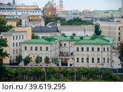 Вид на Дом приемов Правительства Российской Федерации и здание Федерального агентства Россотрудничества в Москве, улица Воздвиженка (2018 год). Стоковое фото, фотограф Pukhov K / Фотобанк Лори