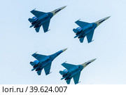 Group flight of russian pilotage team on SU-27 (2008 год). Редакционное фото, фотограф Сергей Буторин / Фотобанк Лори