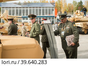 Officers of foreign army studies tank T-72. Russia (2013 год). Редакционное фото, фотограф Сергей Буторин / Фотобанк Лори